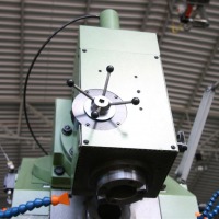 Fresadora - universal MAHO MH 1000 C / 4 Achsen - 4 axis rotary table