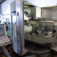 Bearbeitungszentrum - Vertikal DECKEL MAHO DMU 80 T - 5 Achsen / 5 axis