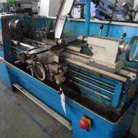 Leit- und Zugspindeldrehmaschine COLCHESTER Triumph 2000