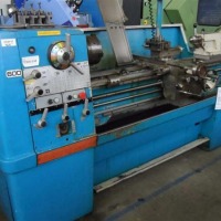 Leit- und Zugspindeldrehmaschine COLCHESTER Triumph 2000