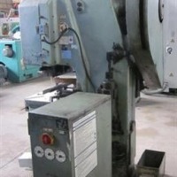 Einständerexzenterpresse WMW BLECHBEARBEITUNG AUE PEEV 40