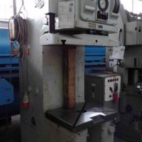 Einständerpresse - Hydraulisch BECKER VAN HÜLLEN OK 25