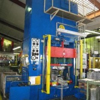 Czterokolumnowa prasa wysięgowa - hydrauliczna DIEFFENBACHER PHP 500