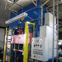 Czterokolumnowa prasa wysięgowa - hydrauliczna DIEFFENBACHER PHP 500