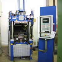 Spritzgiessmaschine - Sondermaschine FREUDENBERG FAINJECT 2000